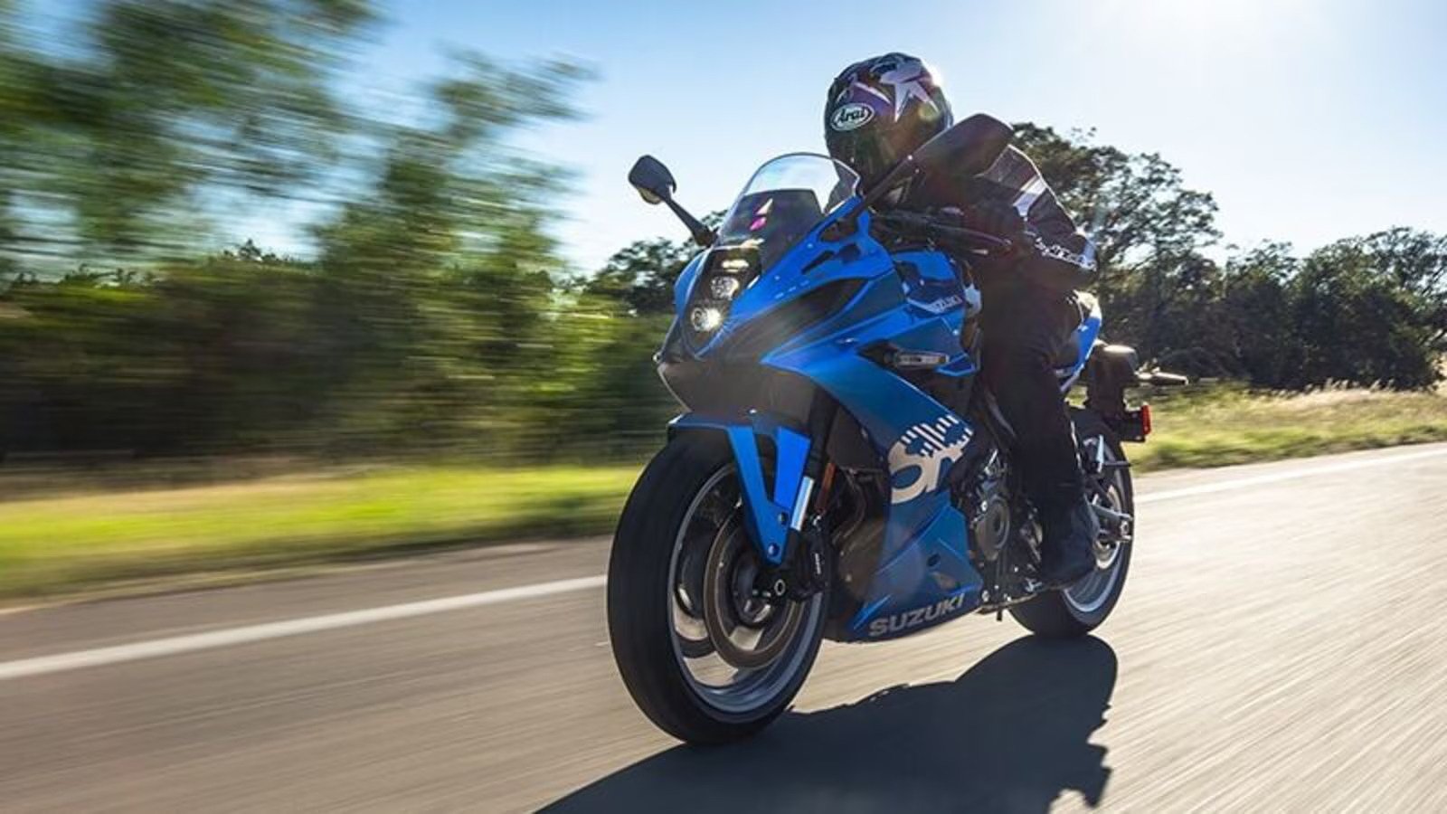 Suzuki GSX-8R जबरदस्त नए लुक में देखे खाश स्पेसिफिकेशन जबरदस्त नए लुक में देखे खाश स्पेसिफिकेशन
